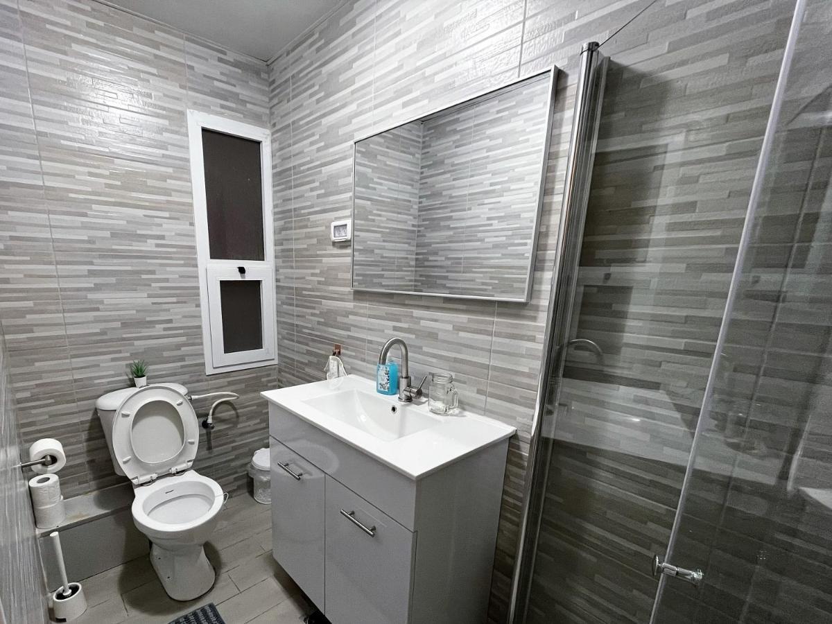 A Cozy 2bdrm In Wadi-nisnas * חיפה