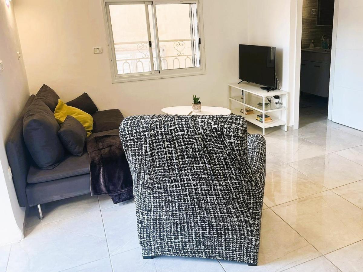 A Cozy 2bdrm In Wadi-nisnas דירה